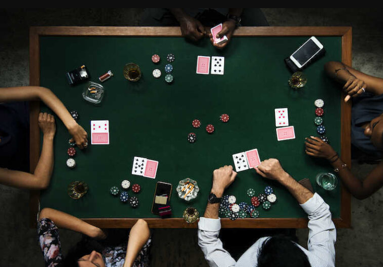 Y nghia ve vi tri tren ban Poker