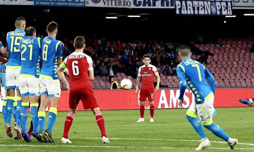 Nhan dinh tran Napoli vs Arsenal toi nay